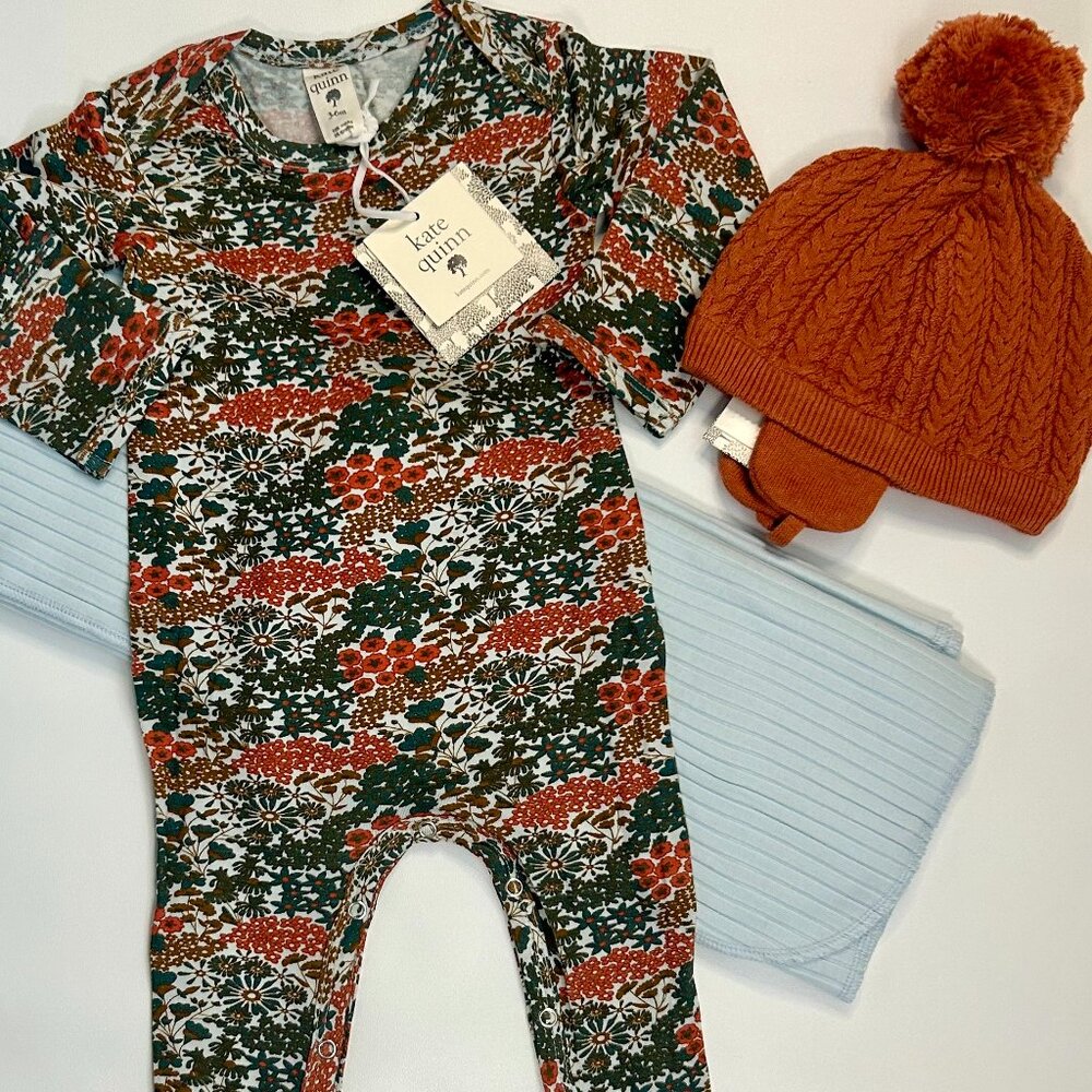 NWT Kate Quinn Organic Cotton Baby Gift Set 3–6M Footie Hat Blanket